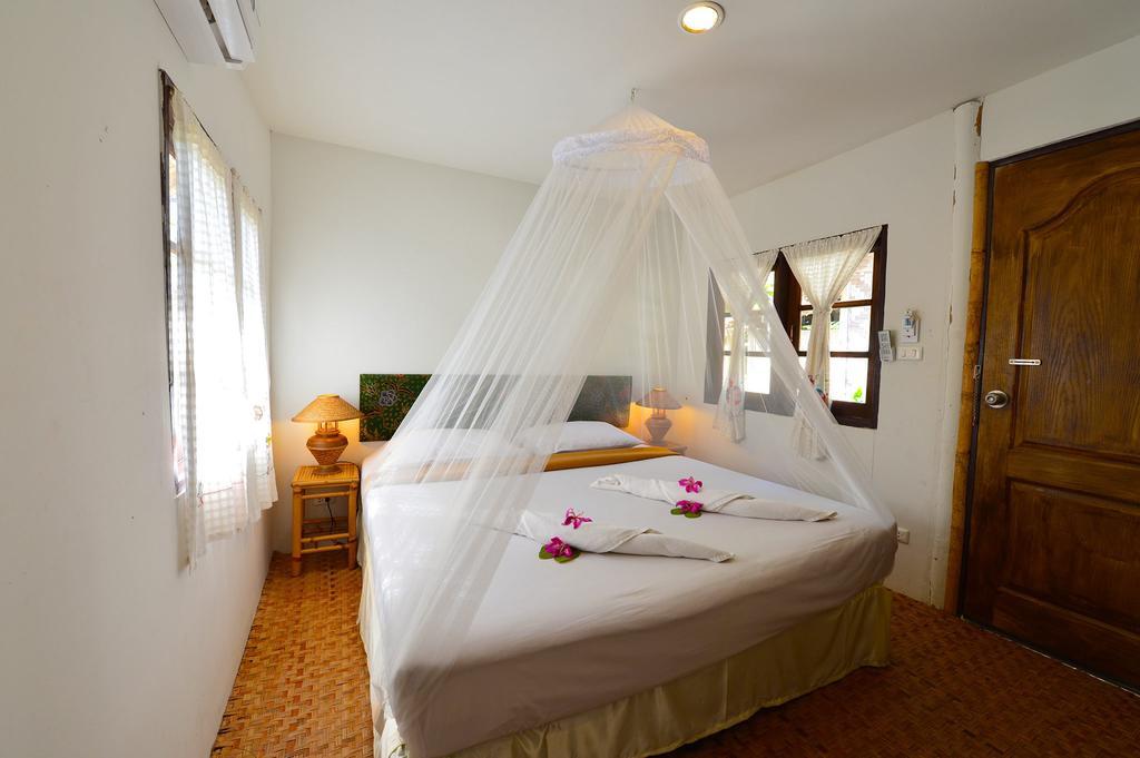 מלון Ko Phi Phi Charlie Hut Bungalow מראה חיצוני תמונה